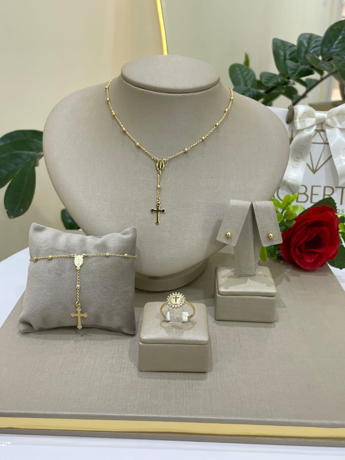 Conjunto religioso semijóias