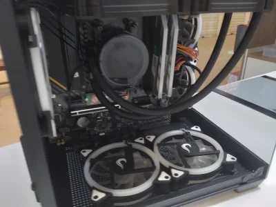 Computador: Ryzen 5 5600g, 16gb de RAM, 256gb de Nvme, 5 ventuinha RGB com controladora, water cooler com marcador de temperatura.